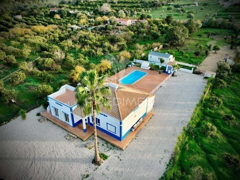House in Lagoa e Carvoeiro, Algarve, Portugal 1 - 18070221