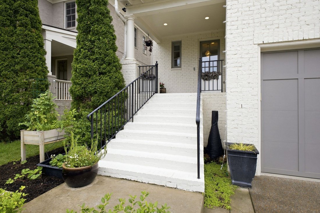 Co Op in Forest Hills, Tennessee, United States 5 - 18069378