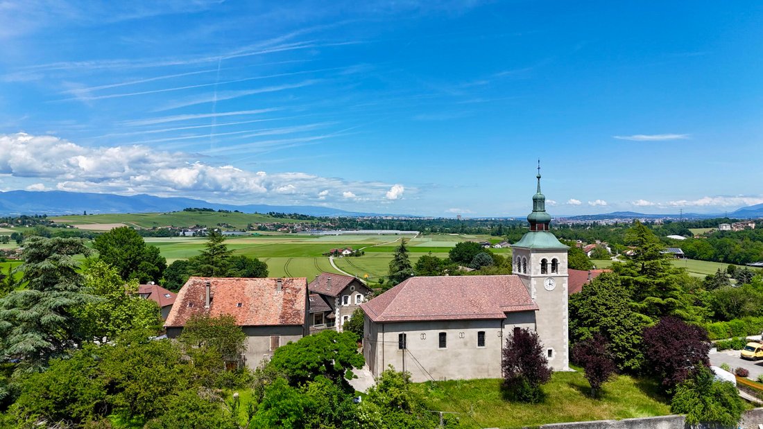 Land in Saint-Julien-en-Genevois, Auvergne-Rhône-Alpes, France 1 - 16539421
