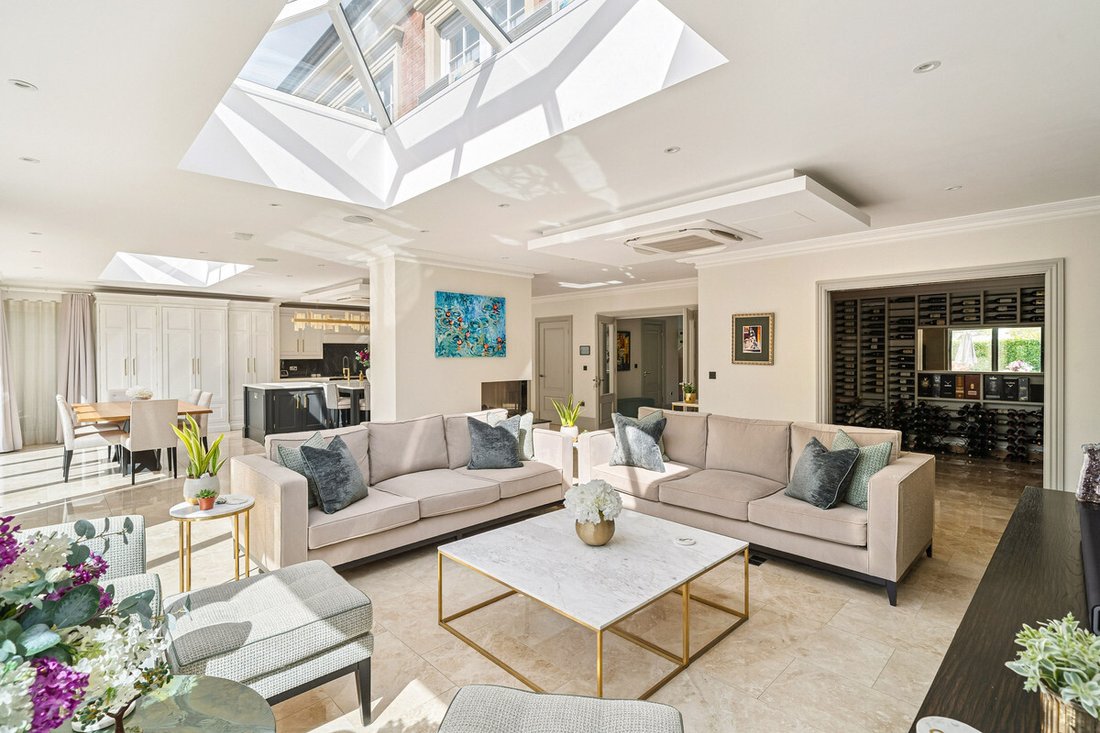 House in Fairmile, Elmbridge, England 5 - 18069835