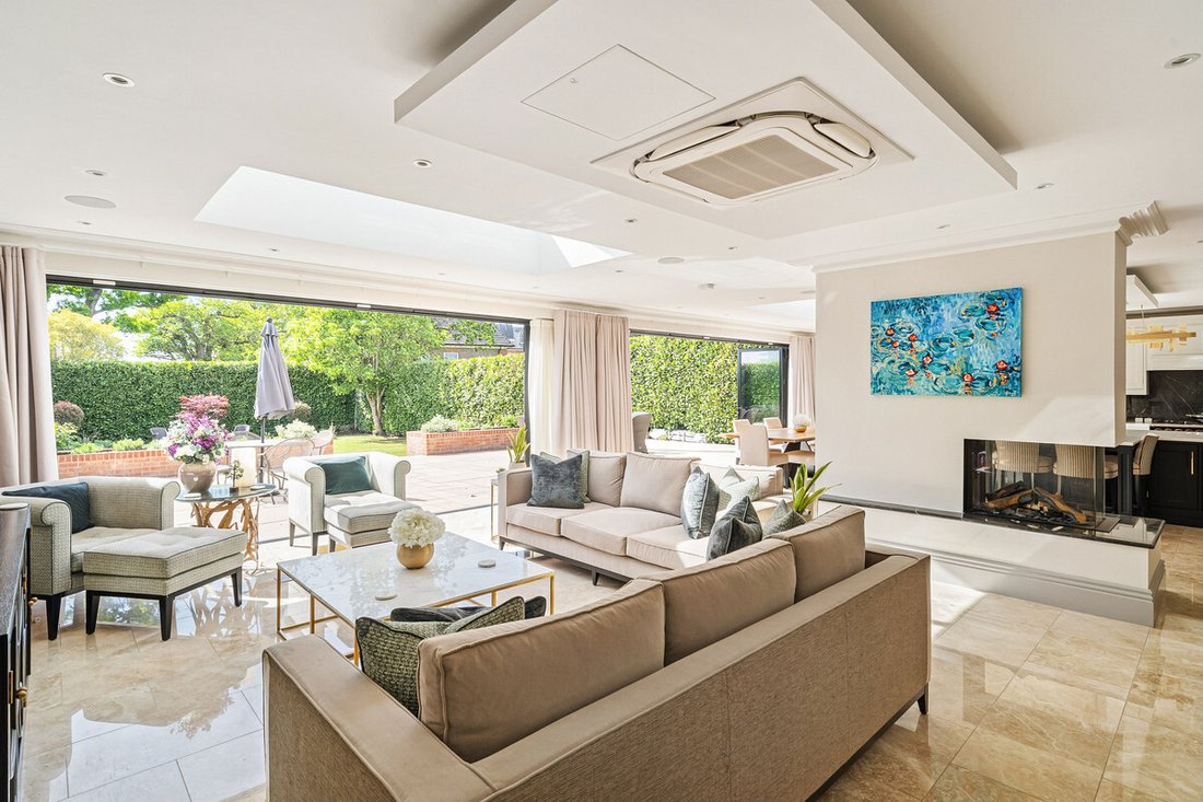 House in Fairmile, Elmbridge, England 4 - 18069835