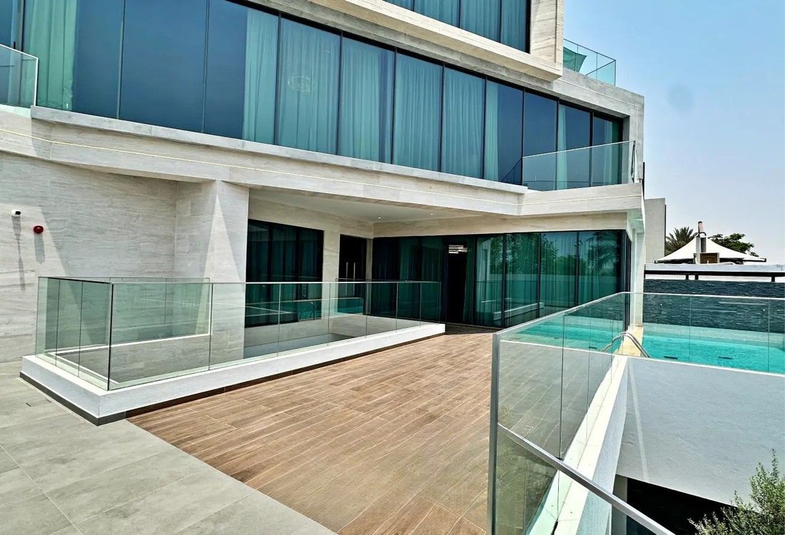 Villa in Umm Suqeim, Dubai, United Arab Emirates 4 - 18070466