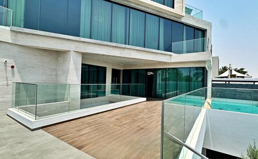 Villa en Umm Suqeim, Dubái, Emiratos Árabes Unidos 1