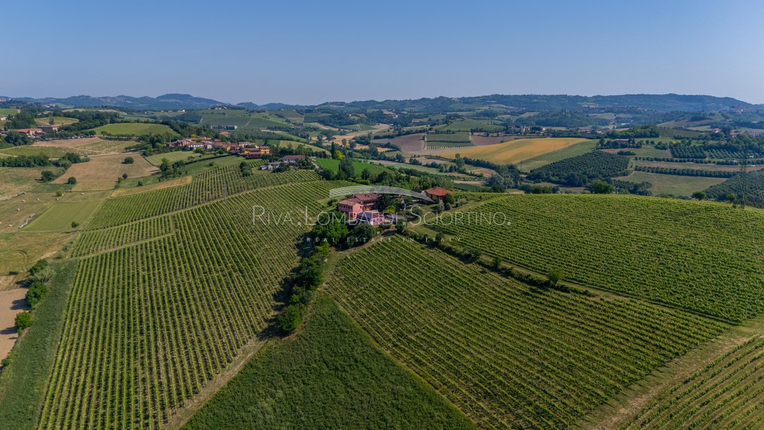 Estate in Penango, Piedmont, Italy 2 - 18070068