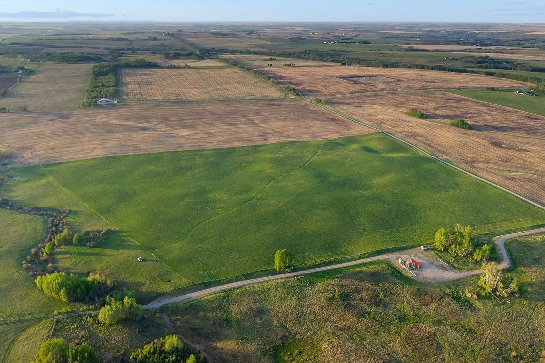 Dogpound, Alberta, Canada 3 - 18070722
