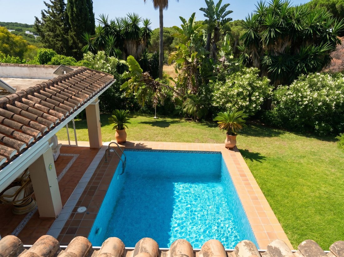 Villa in Elviria-Cabopino, Marbella, Spain 2 - 18070452