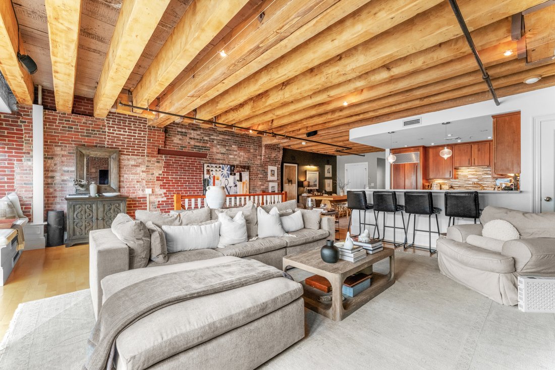 Condo in Boston, Massachusetts, United States 2 - 18070393