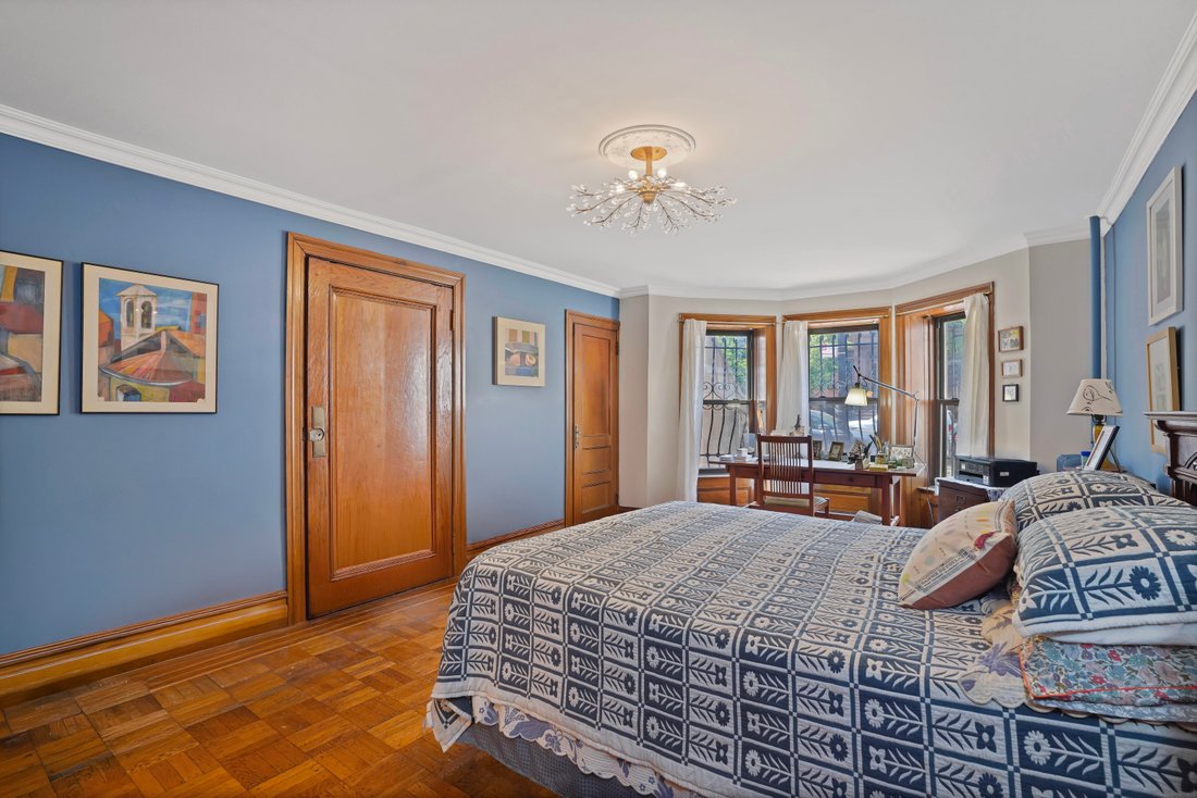 House in New York, New York, United States 3 - 18070084