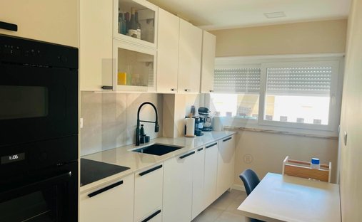 Apartment in Carcavelos e Parede, Lisbon, Portugal 1