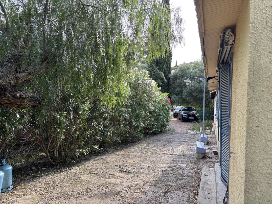 House in Ouest, Ollioules, France 3 - 18070244