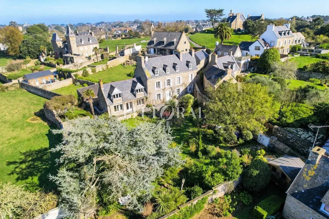 Estate in France 1 - 15302801