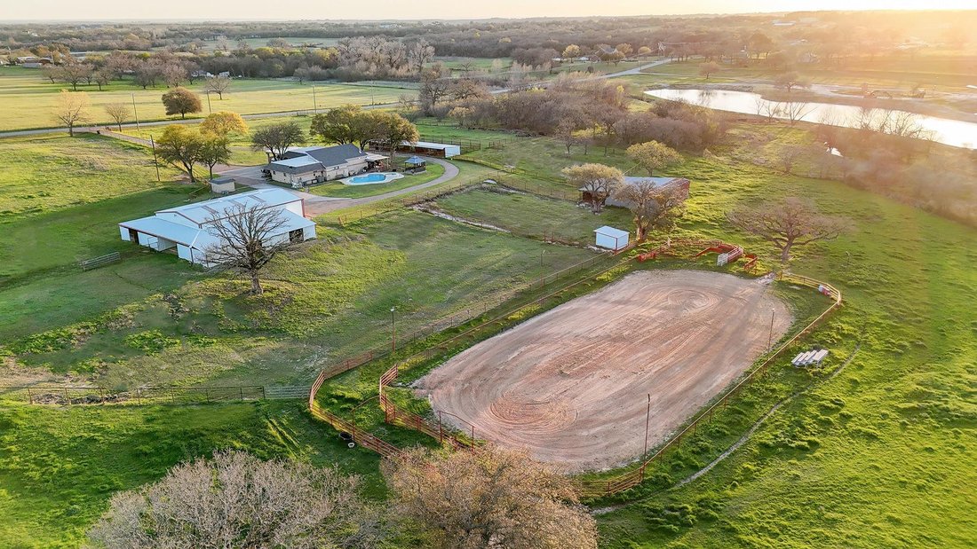 Farm Ranch in Weatherford, Texas, United States 2 - 17964859