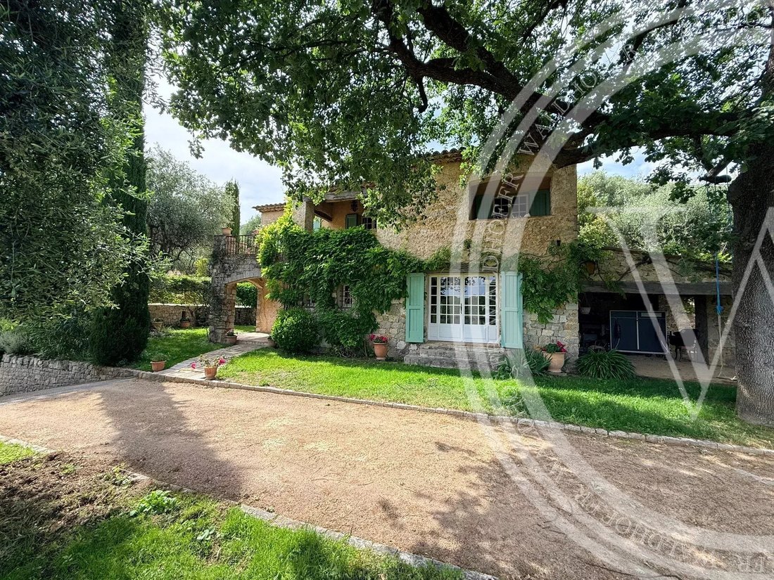Estate in Grasse, Provence-Alpes-Côte d'Azur, France 3 - 18070462