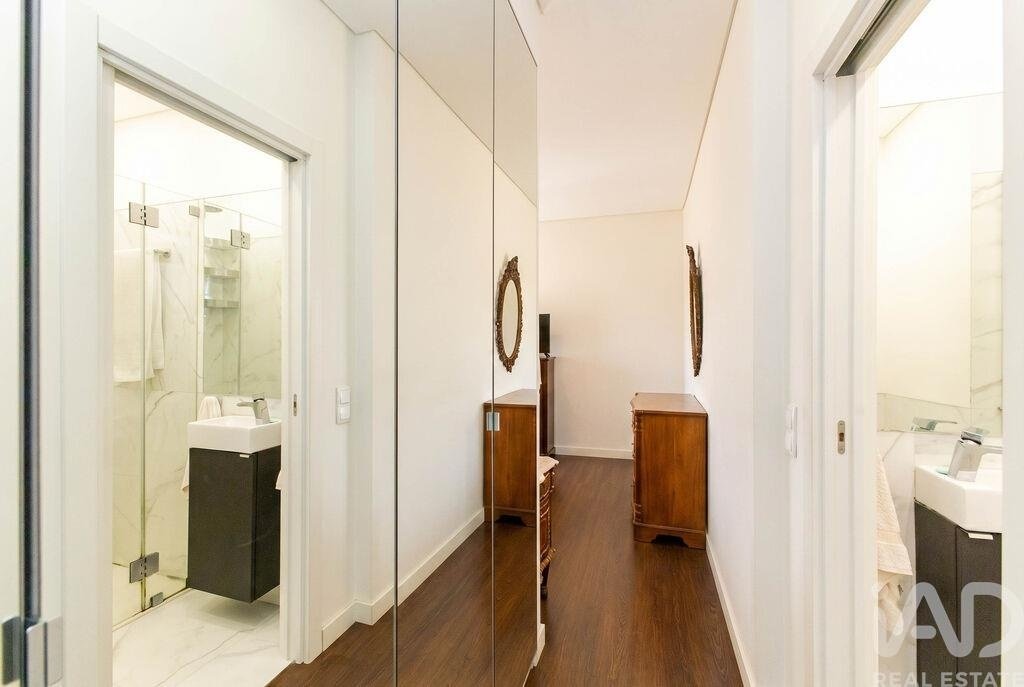 Apartment in Cedofeita, Santo Ildefonso, Se, Miragaia, Sao Nicolau e Vitoria, Porto District, Portugal 5 - 18070663
