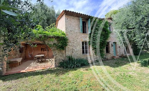 Estate in Grasse, Provence-Alpes-Côte d'Azur, France 1
