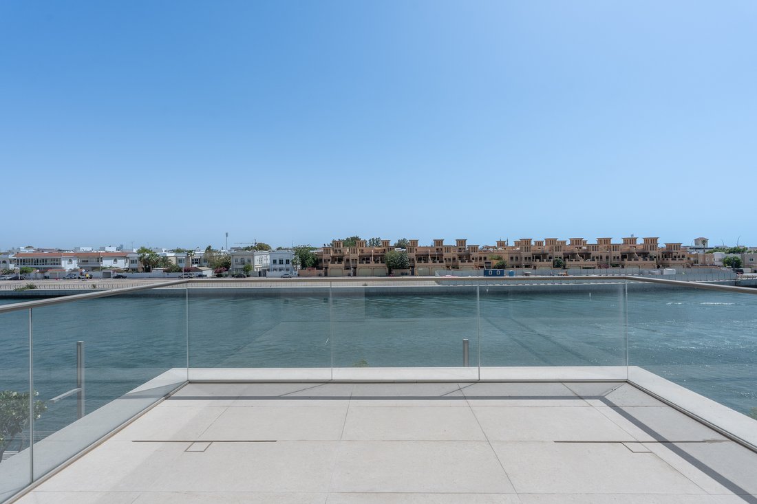 Villa in Jumeirah, Dubai, United Arab Emirates 2 - 17245762