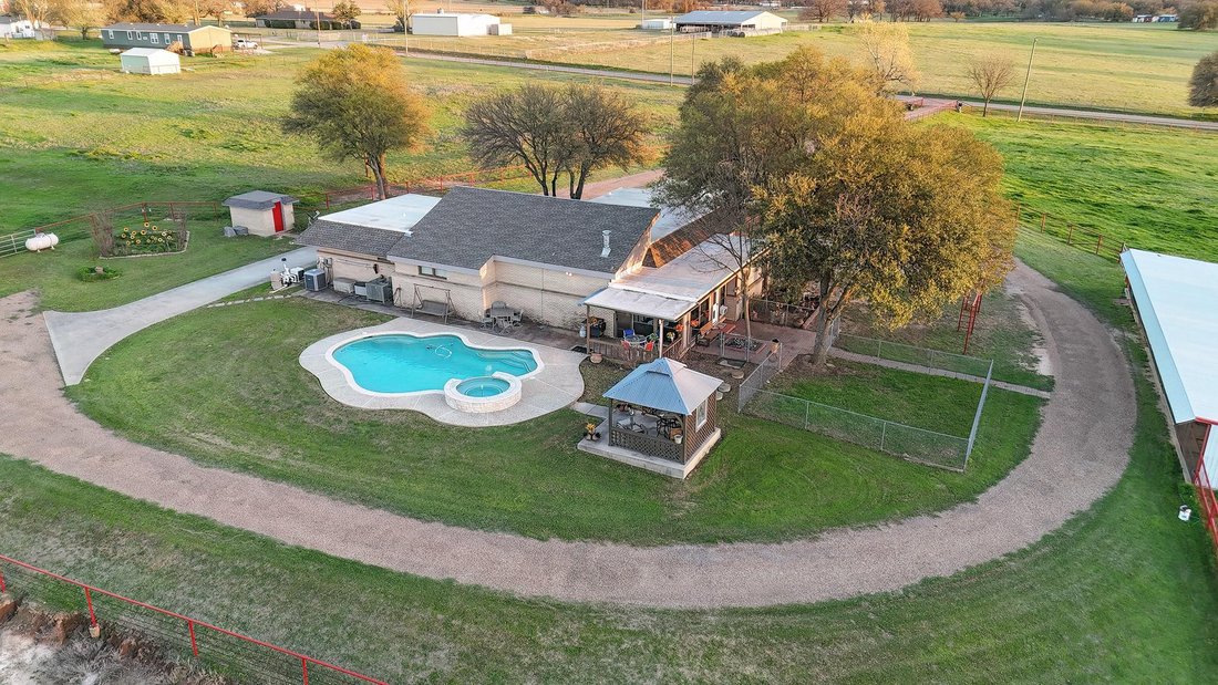 Farm Ranch in Weatherford, Texas, United States 5 - 17964859