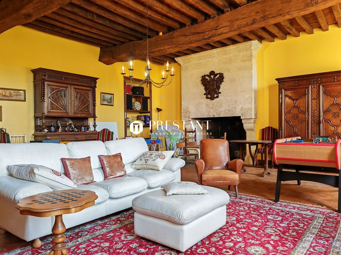Estate in Chalais, Nouvelle-Aquitaine, France 4 - 18070538