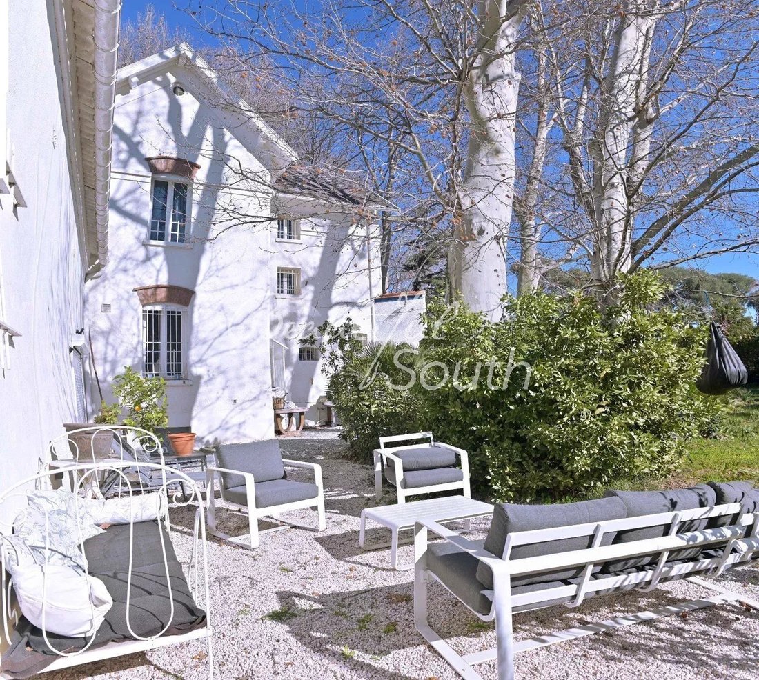Estate in Rivesaltes, Occitania, France 1 - 18070446