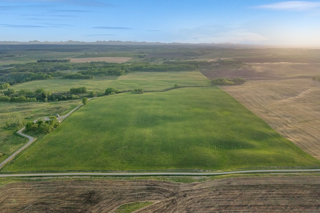 Dogpound, Alberta, Canada 5 - 18070722