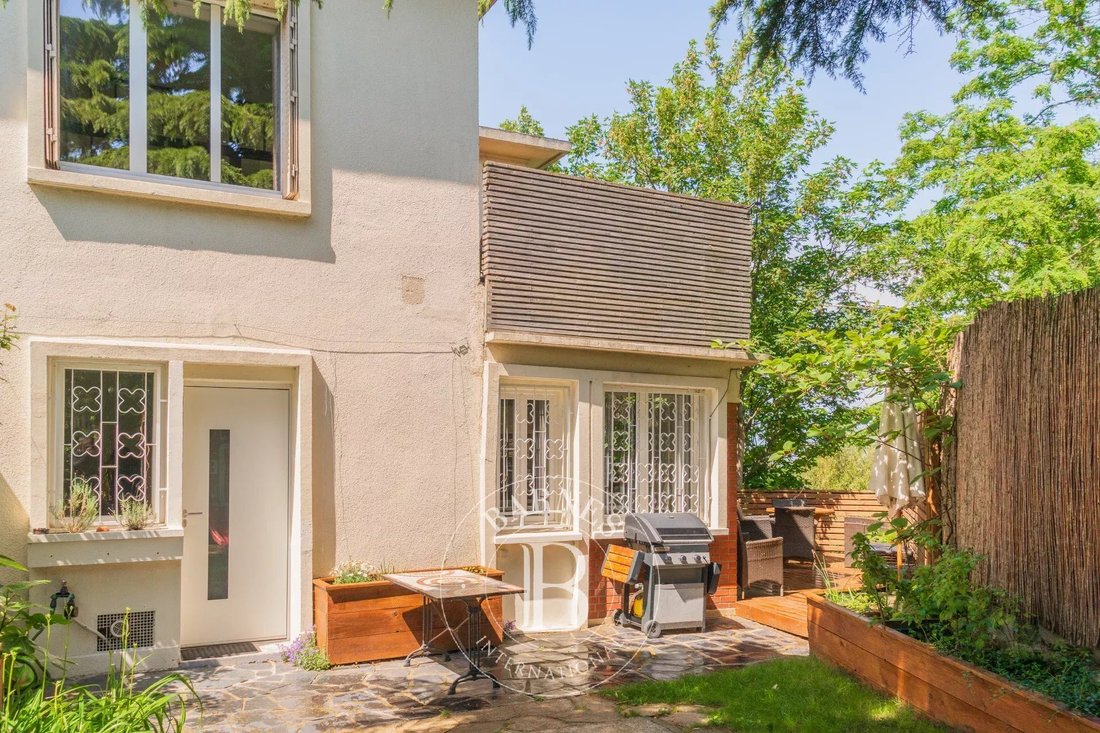 House in Les Lilas, Ile-de-France, France 2 - 18070218