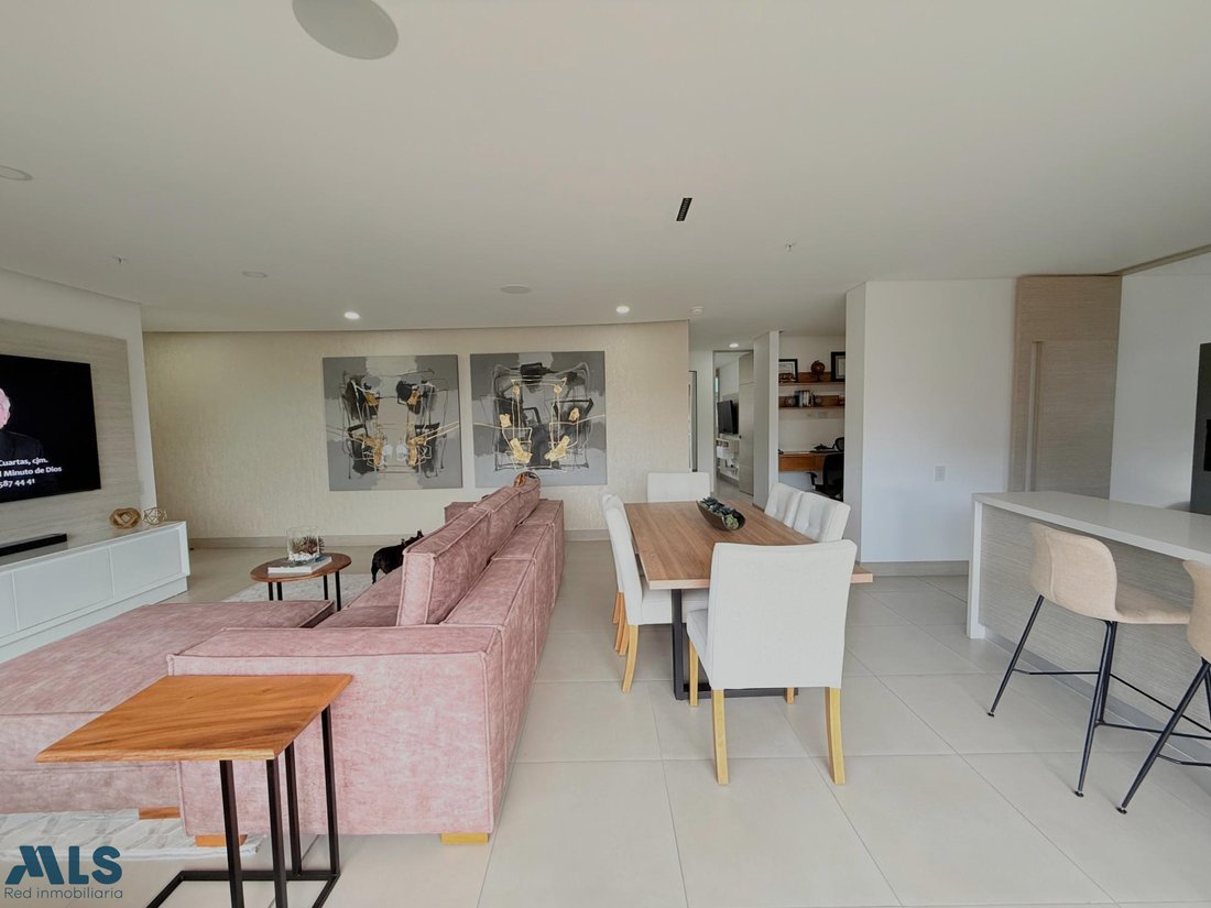 Apartment in Medellín, Antioquia, Colombia 2 - 18070196
