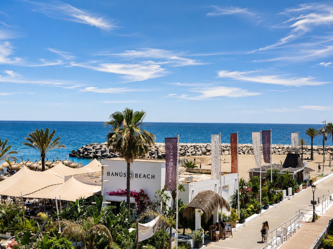 Apartment in Puerto Banus, Marbella, Spain 3 - 18070288