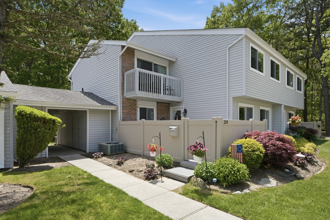 Condo in Holbrook, New York, United States 1 - 18070086