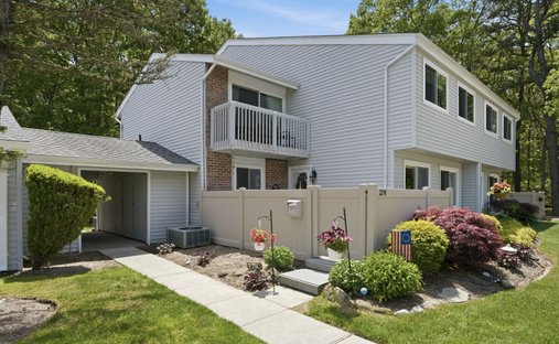 Condo in Holbrook, New York, United States 1