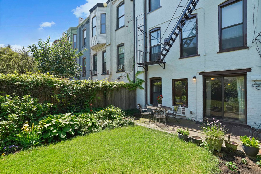 House in New York, New York, United States 4 - 18070084