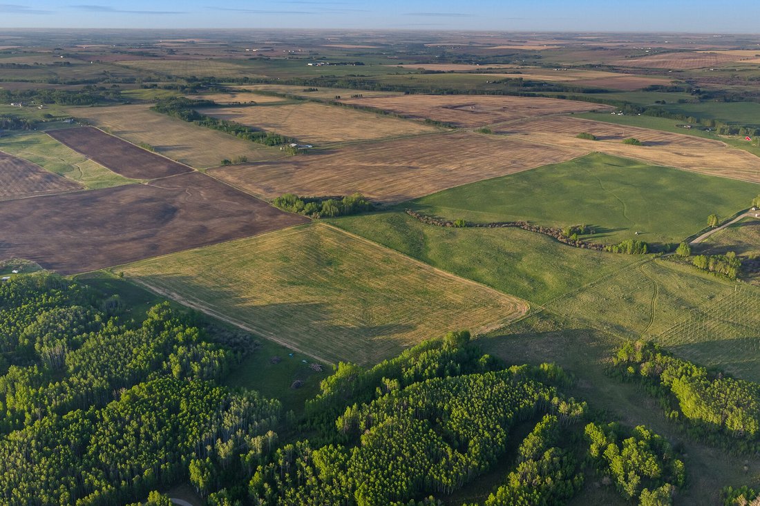 Dogpound, Alberta, Canada 2 - 18070722