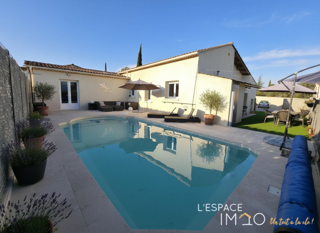 House in Cabrières-d'Avignon, Provence-Alpes-Côte d'Azur, France 2 - 17345026