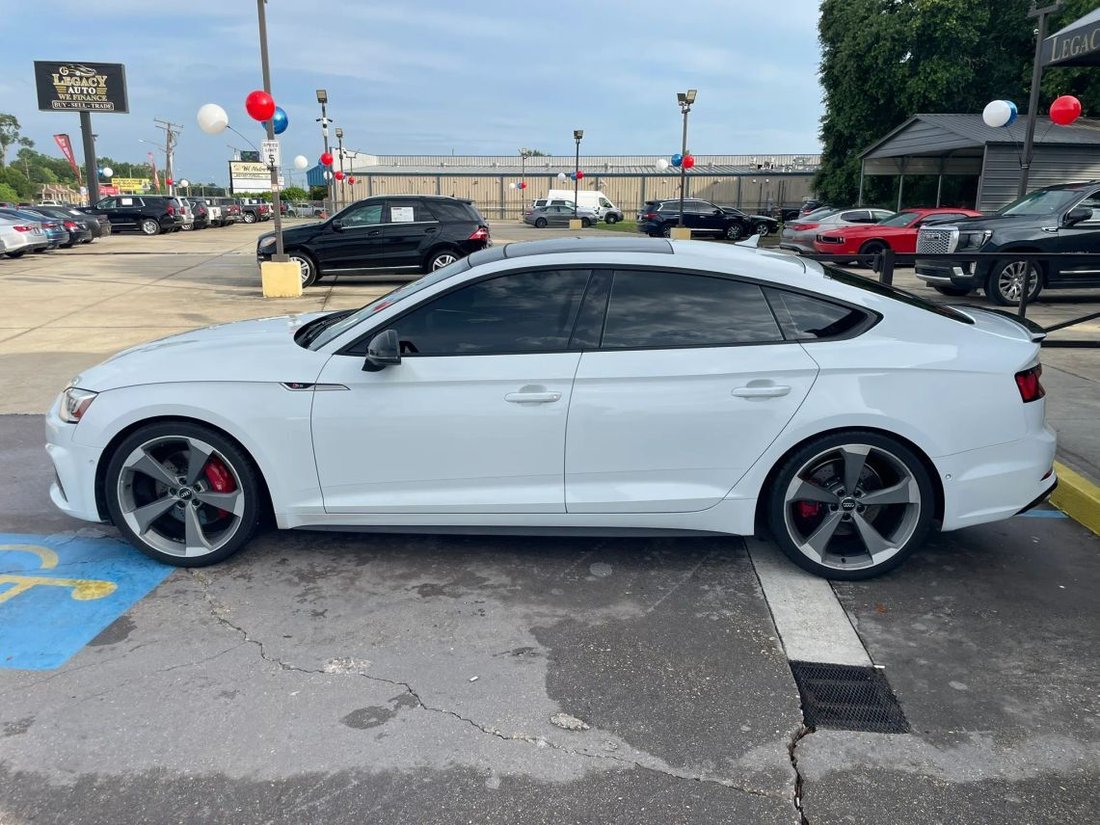 Sedan in Baton Rouge, LA, United States 5 - 18070848