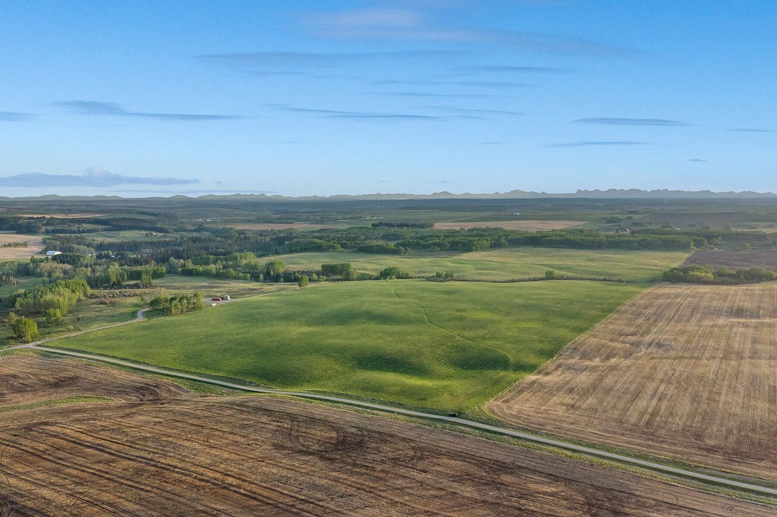 Dogpound, Alberta, Canada 4 - 18070722