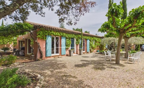 Maison à Tourtour, Provence-Alpes-Côte d'Azur, France 1