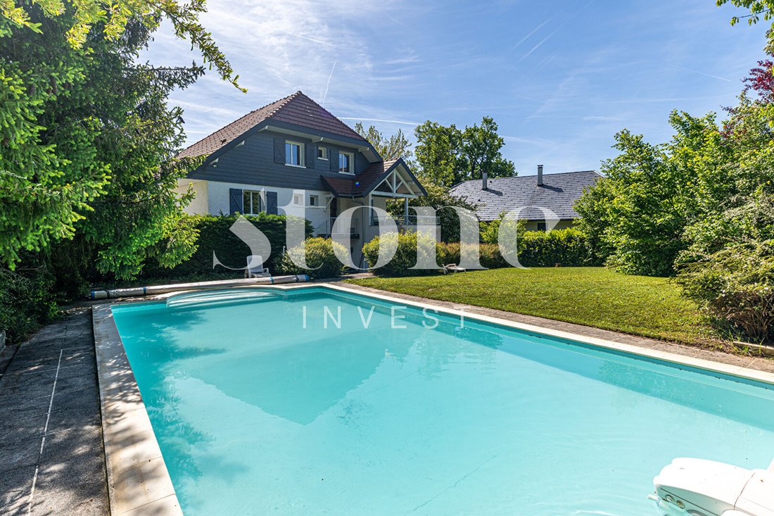 Villa in Cuvat, Auvergne-Rhône-Alpes, France 1 - 18070667