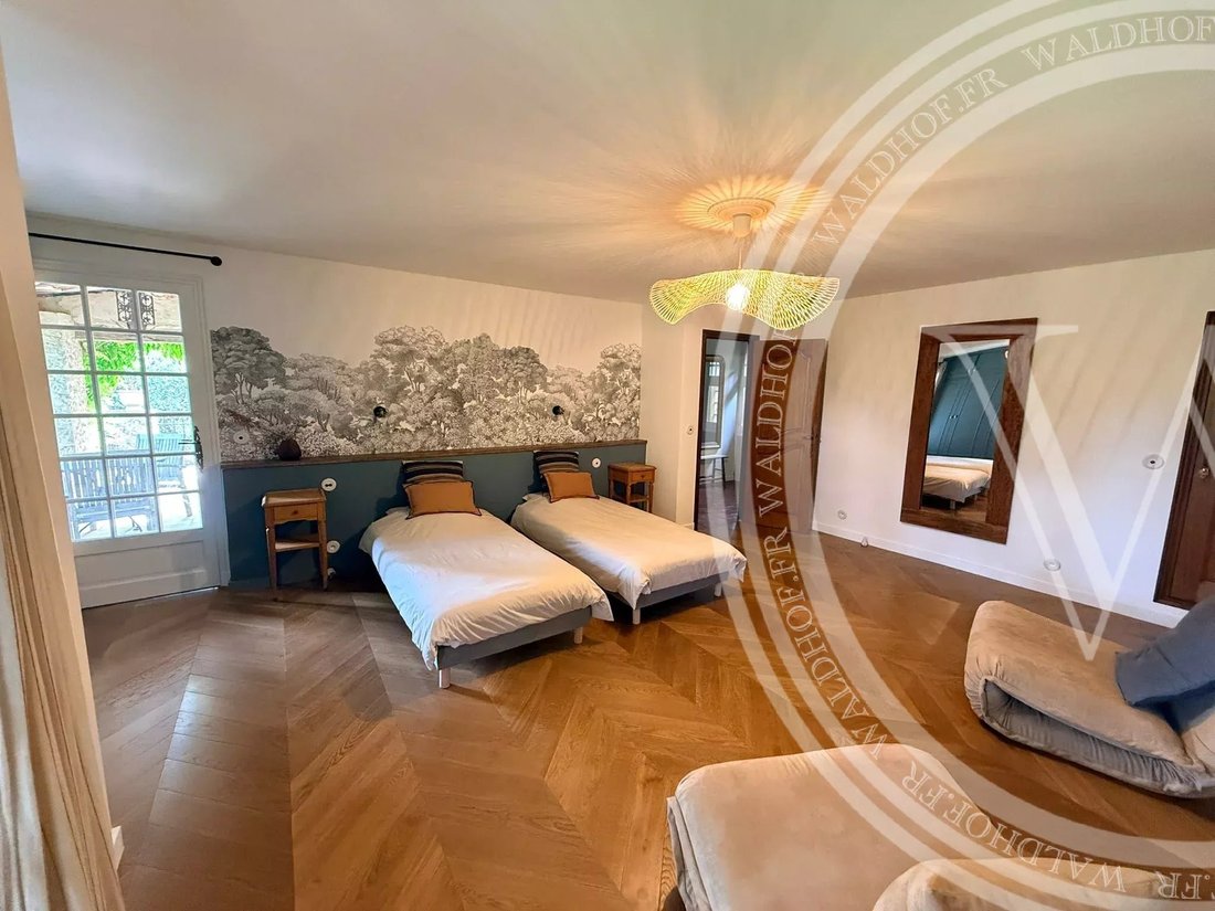 Estate in Grasse, Provence-Alpes-Côte d'Azur, France 4 - 18070462