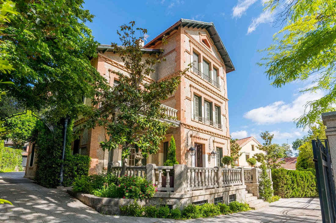 House in San Lorenzo de El Escorial, Comunidad de Madrid, Spain 1 - 18070530