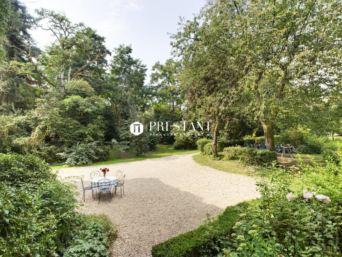 Estate in Confolens, Nouvelle-Aquitaine, France 5 - 18070496