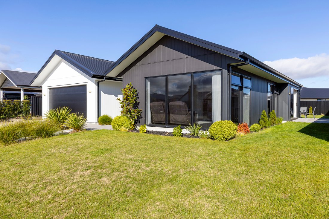 Taupo, Waikato, New Zealand 1 - 18070237