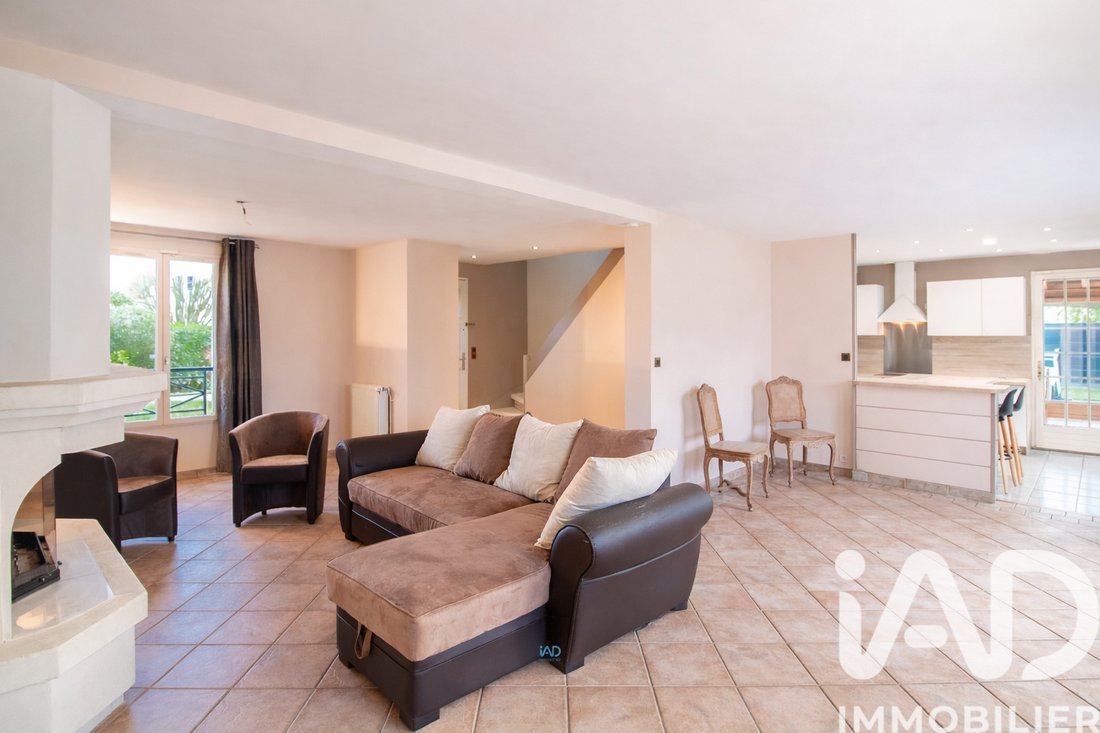 House in Les Alluets-le-Roi, Ile-de-France, France 3 - 17459931