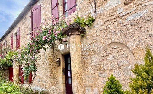 House in Castelnaud-la-Chapelle, Nouvelle-Aquitaine, France 1