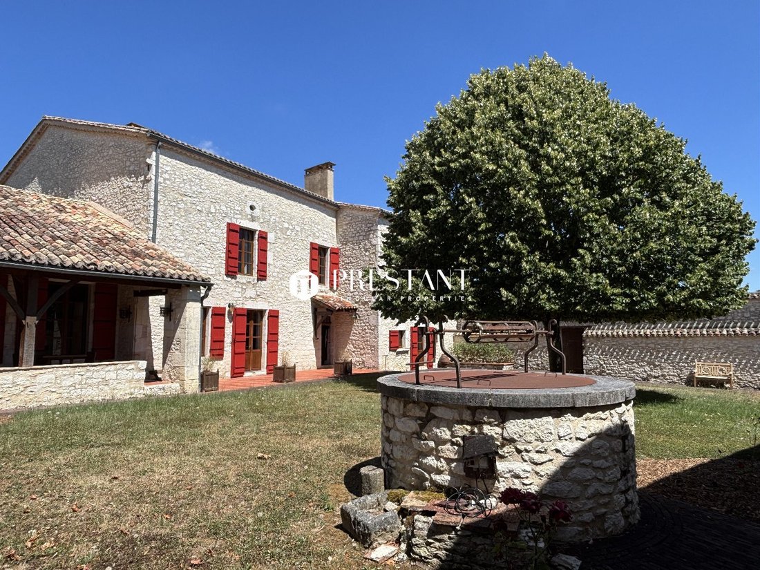 Monpazier, Nouvelle-Aquitaine, France 5 - 18070470