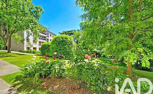 Apartment in Plateau Ouest, Suresnes, France 1