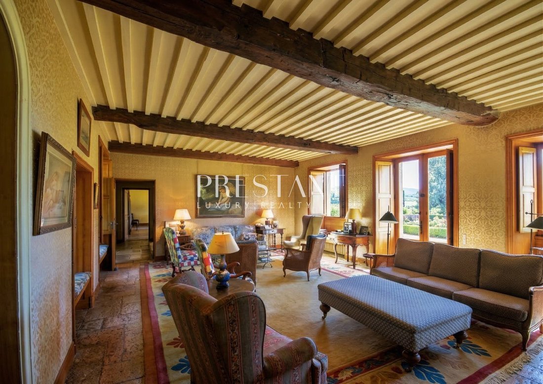 Estate in Sarlat-la-Canéda, Nouvelle-Aquitaine, France 4 - 18070447