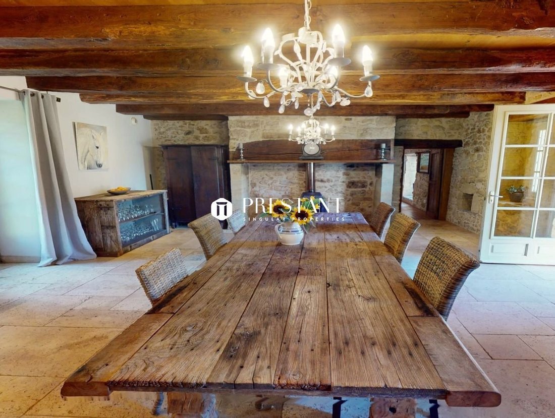 Estate in Hautefort, Nouvelle-Aquitaine, France 4 - 18070490