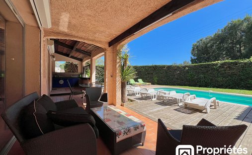 Villa in Centre ville, Saint-Raphaël, France 1