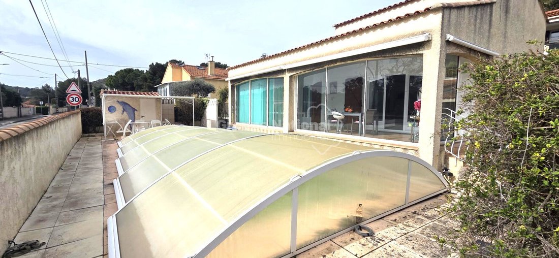 Villa in Le Rove, Provence-Alpes-Côte d'Azur, France 1 - 18070716
