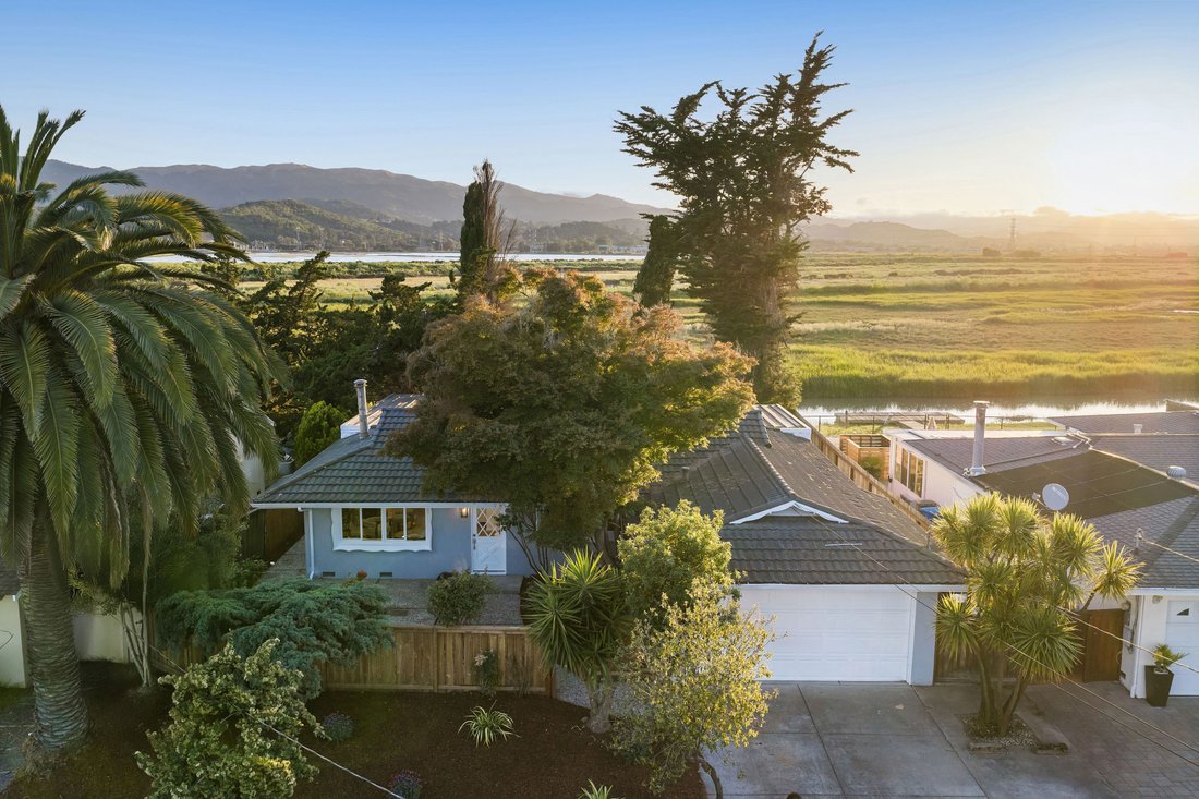 House in Novato, California, United States 1 - 18070401