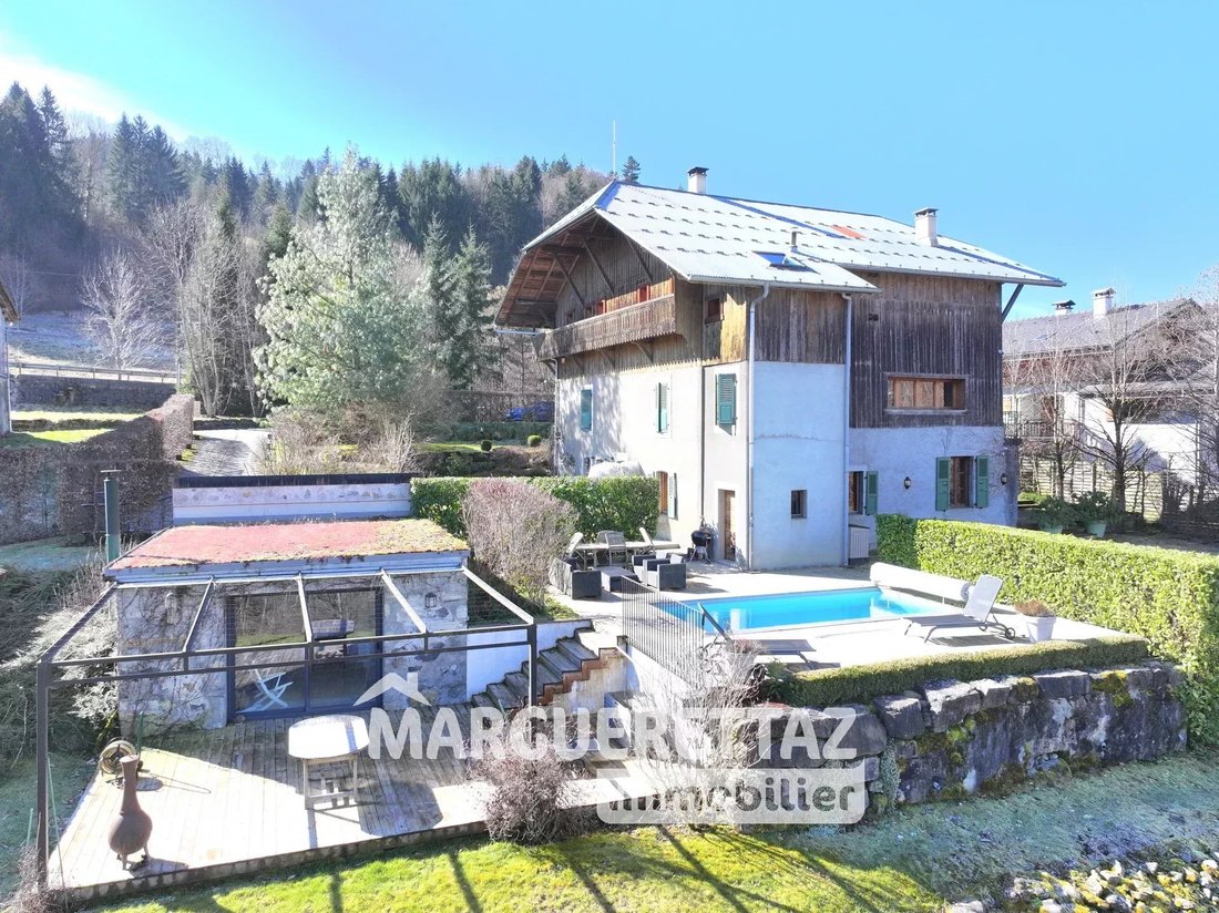Farm Ranch in La Riviere-Enverse, Auvergne-Rhône-Alpes, France 1 - 14120599